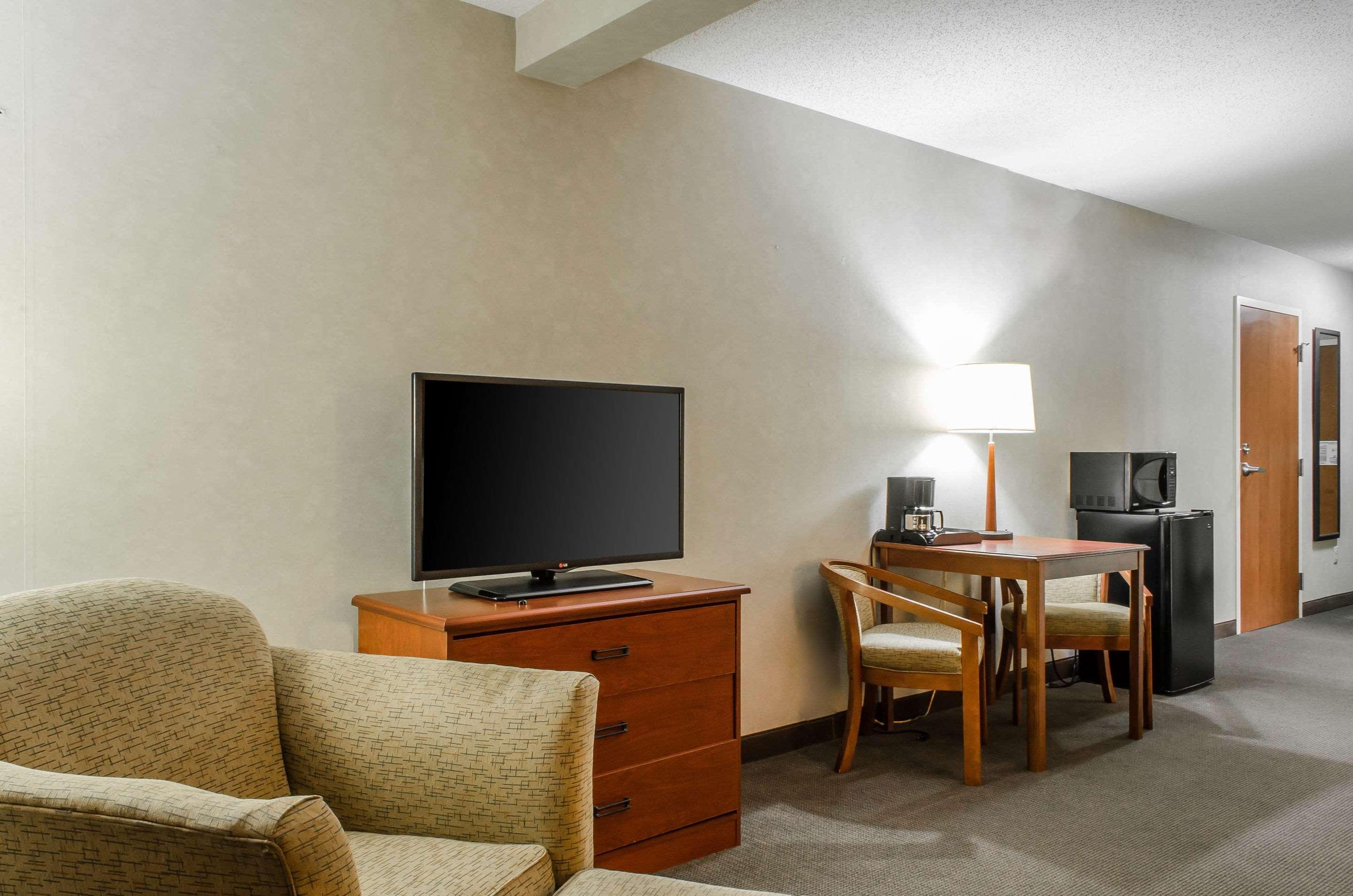Sleep Inn & Suites Ronks Bagian luar foto