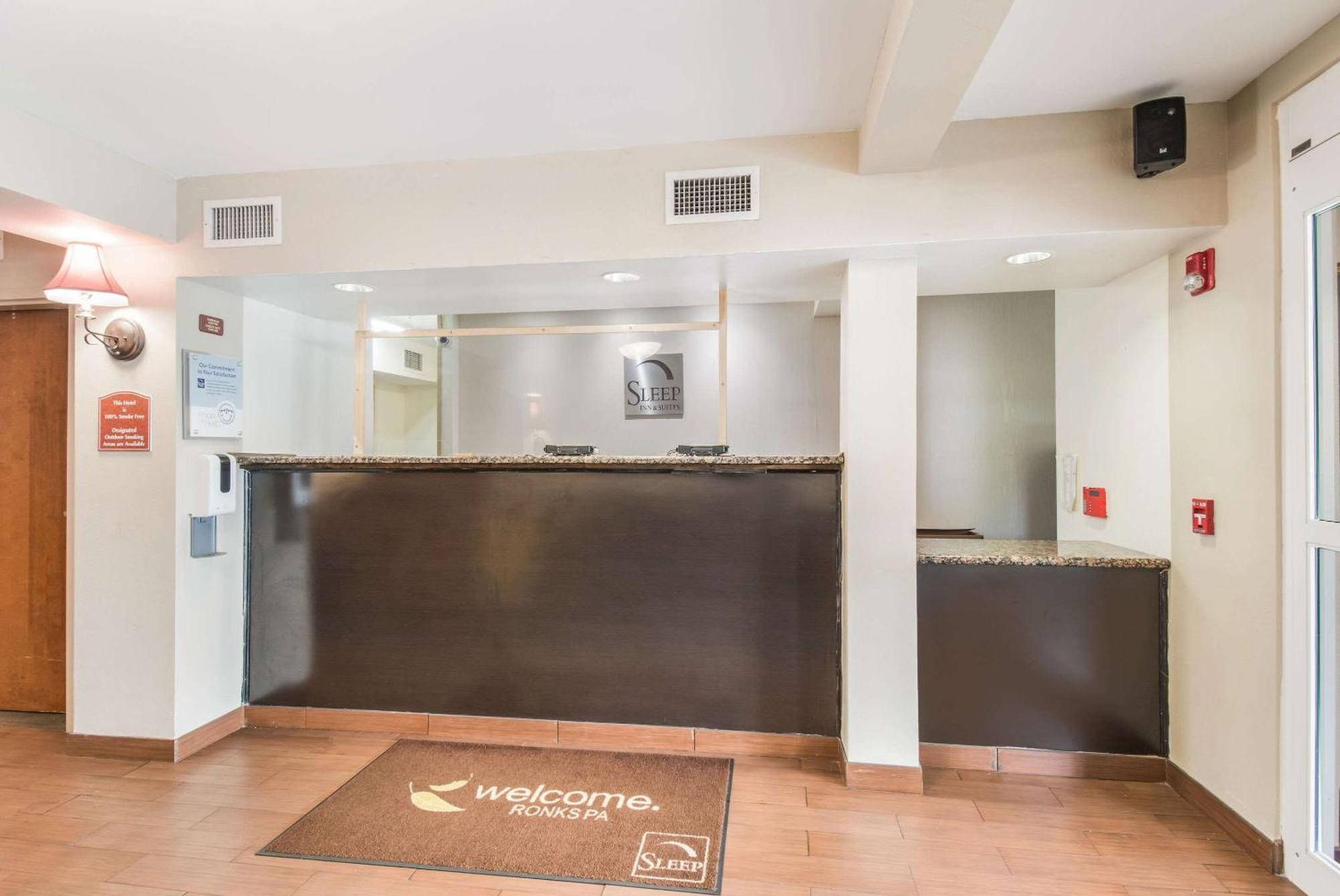 Sleep Inn & Suites Ronks Bagian luar foto